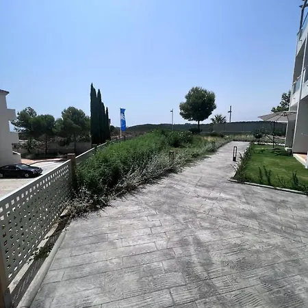 Casa Tintin, Small Oasis,